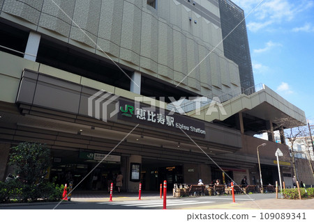 JR Ebisu Station East Exit 109089341