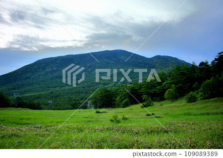Takamine Plateau, Mt. Mizunotoyama seen from Takamine Onsen, Mt. Higashinotoyama Takamine Plateau, Mt. Mizunotoyama seen from Takamine Onsen, Mt. Higashinotoyama 109089389