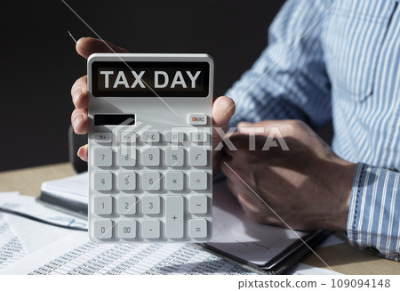 American Tax day memo, taxation declaration submitting reminder 109094148