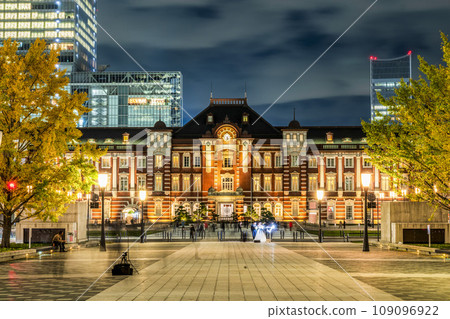 Bright winter Tokyo Station Marunouchi station square, night view from Gyoko Street, Chiyoda-ku, Tokyo Bright winter Tokyo Station Marunouchi station square, night view from Gyoko Street, Chiyoda-ku, Tokyo 109096922