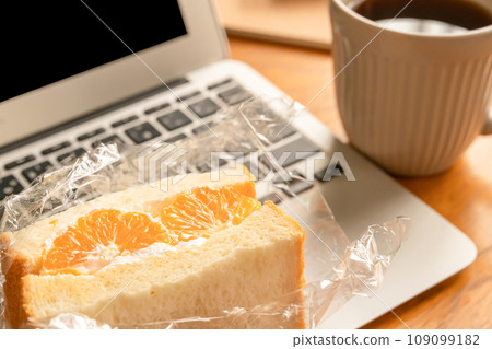 Fruit sandwich and coffee office Fruit sandwich and coffee office 109099182