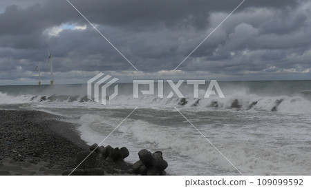 The lead-colored sea of Toyama Bay in the Sea of Japan begins to get rough The lead-colored sea of Toyama Bay in the Sea of Japan begins to get rough 109099592