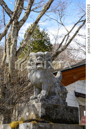 Shrine dog 109100028