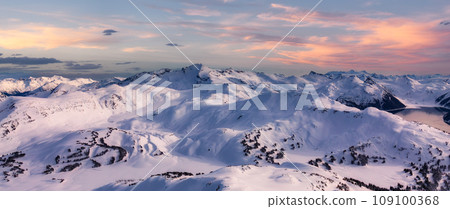 Winter Landscape in Canadian Mountain Landscape. Colorful Sunrise. 109100368