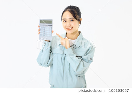 女人穿著工作服 女人穿著工作服 109103067