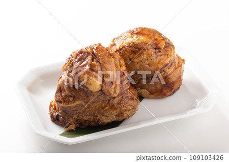 meat wrapped rice ball  109103426