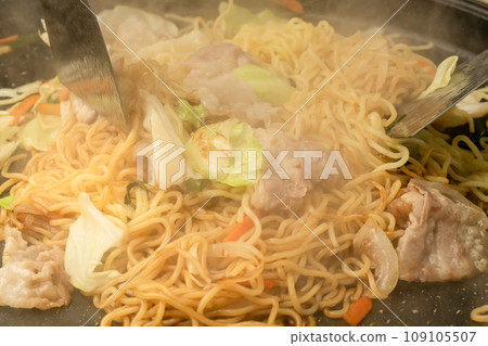 Yakisoba Stir-fry the noodles 109105507