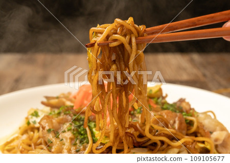 用筷子炒麵 109105677