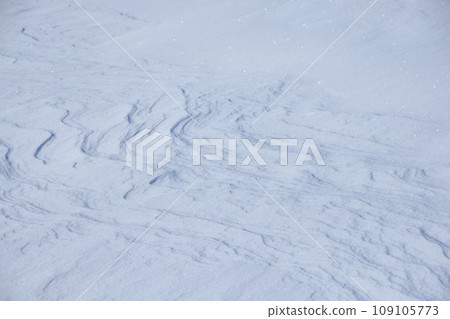 Wind and snow patterns on the Otsu coast in midwinter, Hokkaido Wind and snow patterns on the Otsu coast in midwinter, Hokkaido 109105773