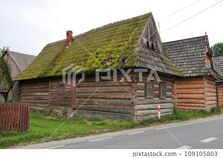 Old house in Chochów, Poland Old house in Chochów, Poland 109105803
