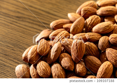 很多杏仁 109107188