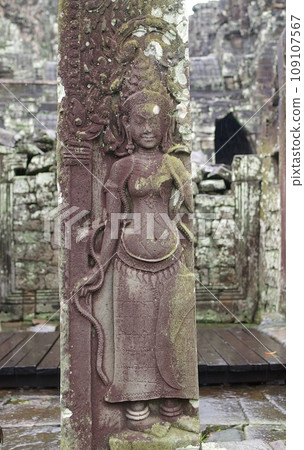 Angkor Wat, a world heritage site, has a relief of the dancers of Angkor Thom. 109107567