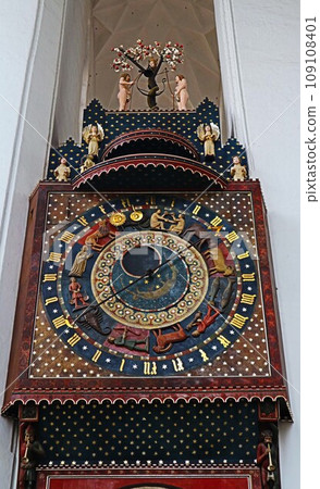 Clock tower of St. Mary's Church, Gdańsk Clock tower of St. Mary's Church, Gdańsk 109108401