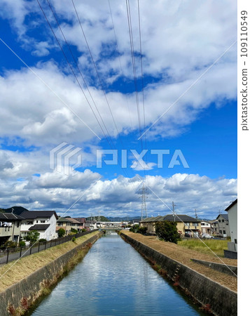 藍天白雲與日常生活 藍天白雲與日常生活 109110549