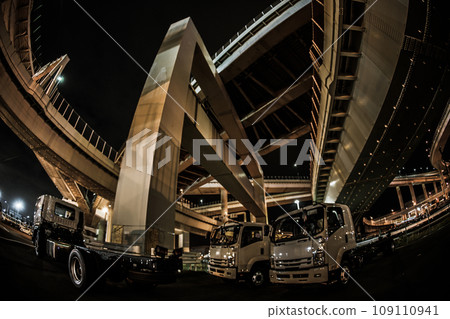 東京都高速公路海灣線/ Daikoku交界處 109110941