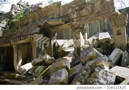 The ruins of Angkor Wat Ta Prohm The ruins of Angkor Wat Ta Prohm 109111425