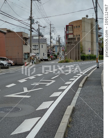 三岔路口 109112467