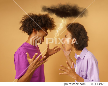 Husband and wife have problems and a difficult relationship 109113923