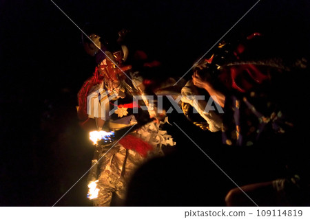 Toyama Prefecture, Rokutoji Shishimai, Yasofuri where a large tengu confronts a lion with a torch Toyama Prefecture, Rokutoji Shishimai, Yasofuri where a large tengu confronts a lion with a torch 109114819