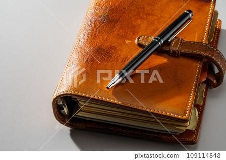 System notebook and pen System notebook and pen 109114848
