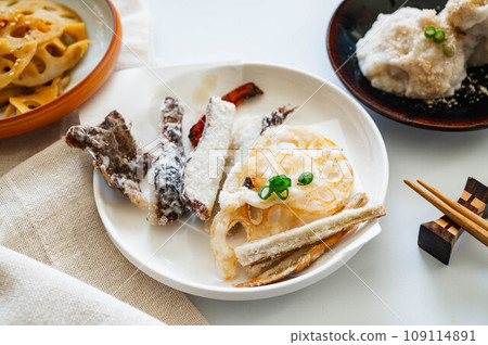 Fried root vegetables 109114891