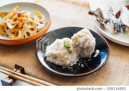 Taro sauce 109114893