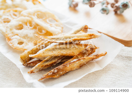 Deep-fried burdock 109114900