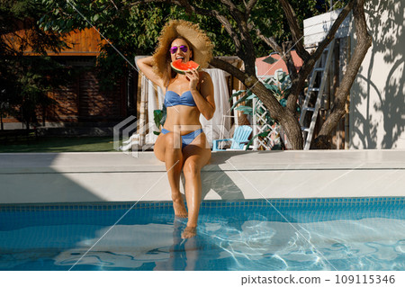 Chic Swimwear Beauty 109115346