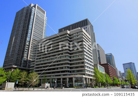 Marunouchi Wadakuramon intersection 109115435