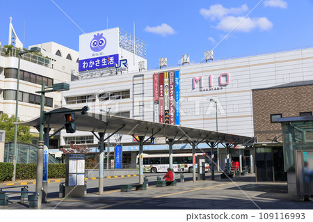 Scenery of JR Wakayama Station, Wakayama City, Wakayama Prefecture 109116993