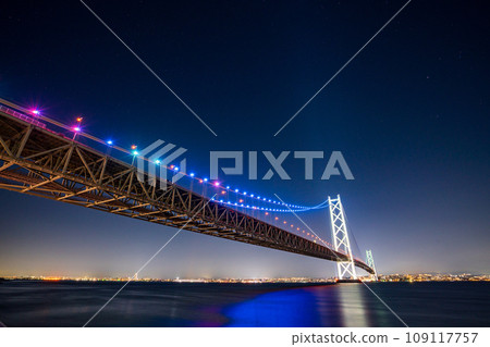 [Hyogo Prefecture] Akashi Kaikyo Bridge night view 109117757