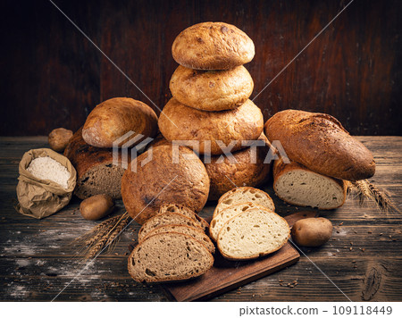 Artisanal sliced and whole bread Artisanal sliced and whole bread 109118449