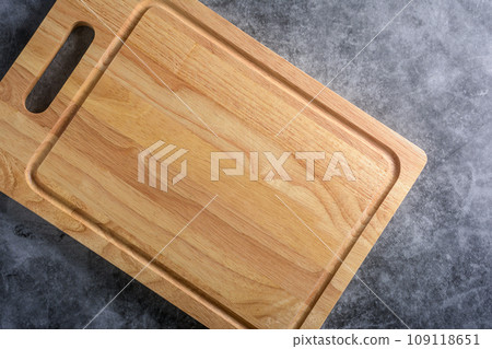 Wooden Cutting Board 109118651