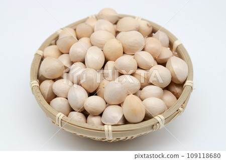 A basket full of ginkgo nuts 109118680