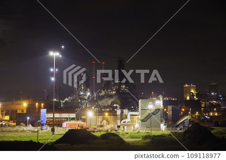 steel mill in the Netherlands at night 109118977