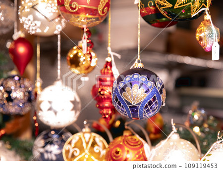 Velden, Austria - November 24, 2023: Opening of Advent on the bank of Lake Woerthersee, sales of Christmas goods at the advent market, Christmas illumination Velden, Austria - November 24, 2023: Opening of Advent on the bank of Lake Woerthersee, sales of Christmas goods at the advent market, Christmas illumination 109119453