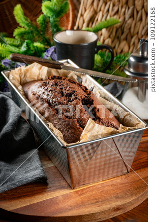 Freshly baked chocolate cake. 109122168