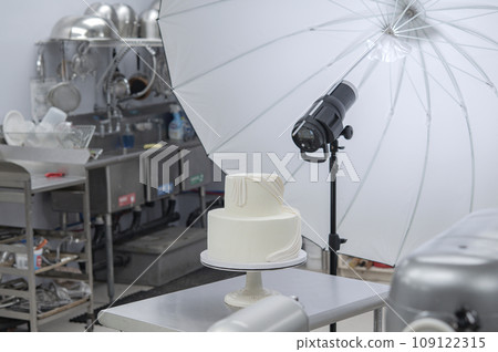 process making white wedding cake process making white wedding cake 109122315