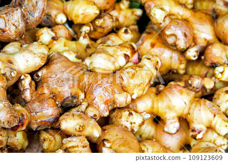 Raw ginger 109123609