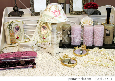 Vintage table 2 Vintage table 2 109124384