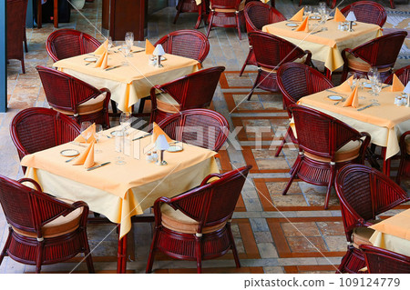 Restaurant tables 109124779