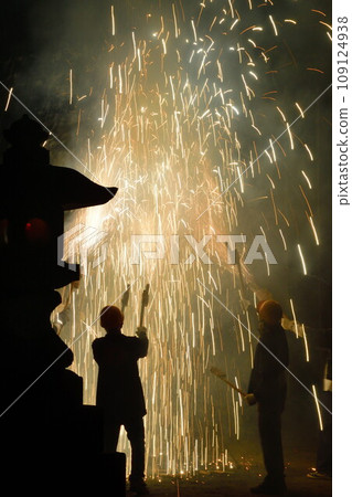 Wano Jugoya Festival Fireworks Festival (Niigata Prefecture) 109124938