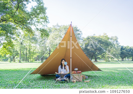 Marubatsu 問題戶外女性 109127650