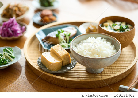 健康的日式早餐 109131402