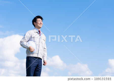 穿著工作服的商務男士 穿著工作服的商務男士 109131593