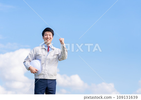 一個穿著工作服的男人 一個穿著工作服的男人 109131639