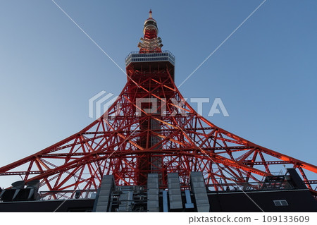 Tokyo Tower of yesteryear still in use 109133609