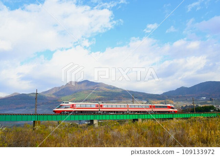 Nagano Electric Railway's express train runs through the highlands of Shinshu Nagano Electric Railway's express train runs through the highlands of Shinshu 109133972