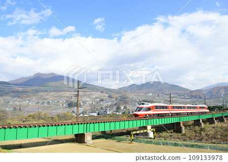 Nagano Electric Railway's express train runs through the highlands of Shinshu Nagano Electric Railway's express train runs through the highlands of Shinshu 109133978