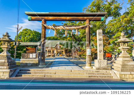 奈良縣生駒郡斑鳩町龍田神社鳥居 奈良縣生駒郡斑鳩町龍田神社鳥居 109136225